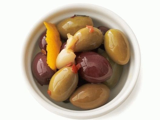 3. Olives épicées