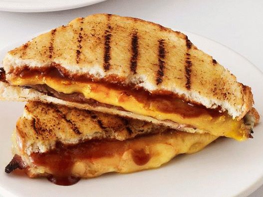 46. Au rôti de boeuf et à la sauce barbecue