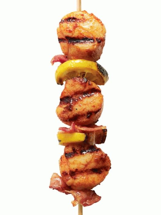 Kebab avec bacon et pétoncles