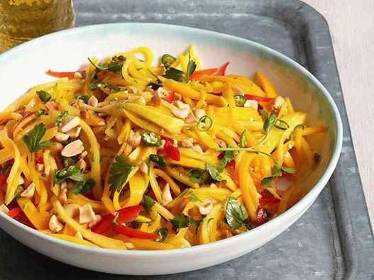 Salade de chou à la mangue et cacahuètes (No. 49)
