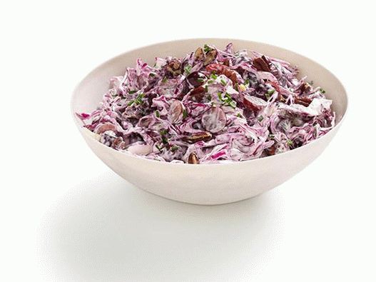 Salade au chou rouge, raisins et noix de pécan (n ° 8)