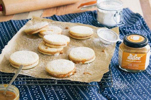 Photo Alfahor - un sandwich-cookie avec une couche de caramel