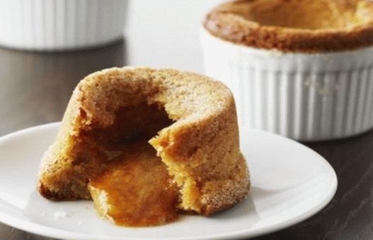 Muffins aux cacahuètes avec remplissage liquide