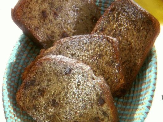 Photo de pain aux bananes avec pépites de chocolat