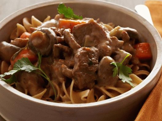Photo de bœuf Stroganoff dans un autocuiseur