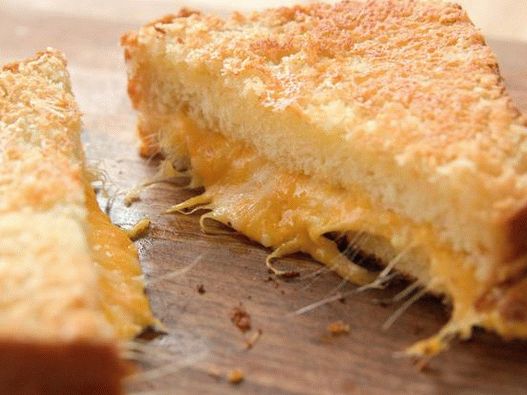 Photo du plat - Sandwich au fromage chaud croustillant