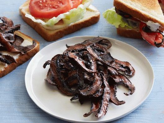 Sandwich aux champignons fumés avec photo