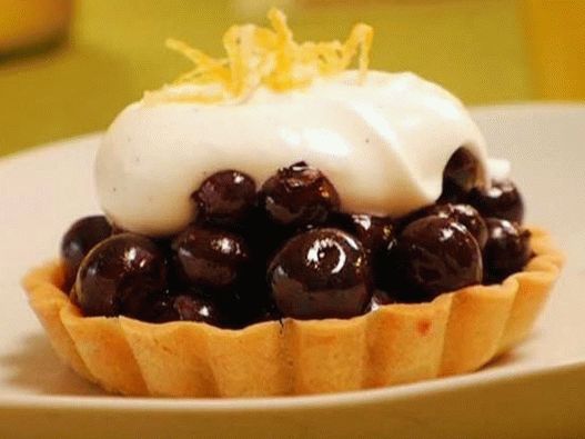 Photo de Tarte à la crème Chantilly aux bleuets