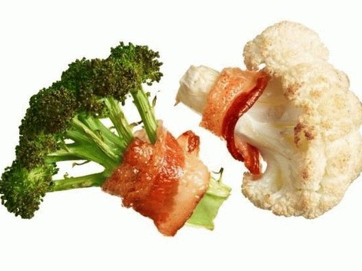 Chou-fleur enveloppé dans du bacon