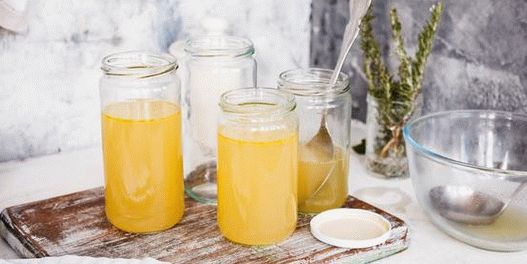 Bouillon d'épis de maïs fait maison