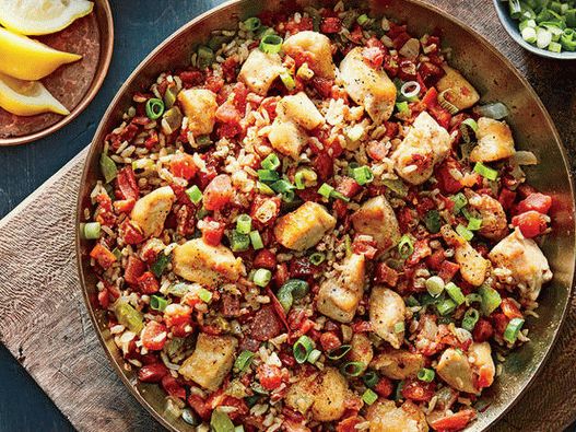 Photo de Jambalaya avec du poulet (ragoût créole)