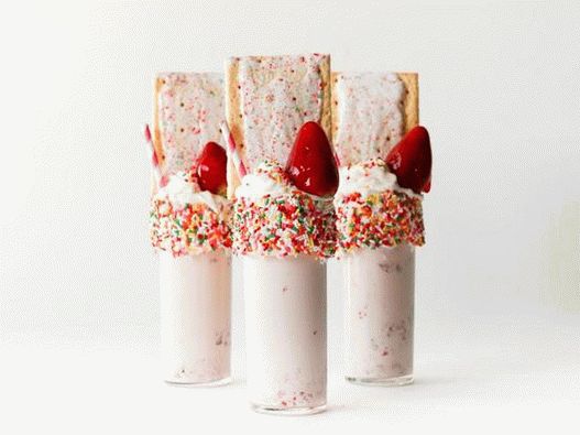 Photo - Milkshake avec des fraises et des biscuits