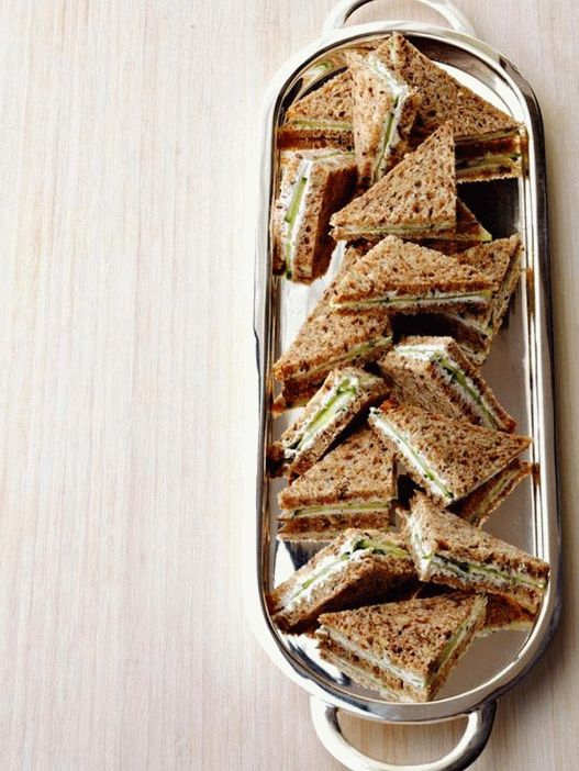 Photo du plat - Sandwichs club (sandwiches club) au fromage de chèvre et aux herbes