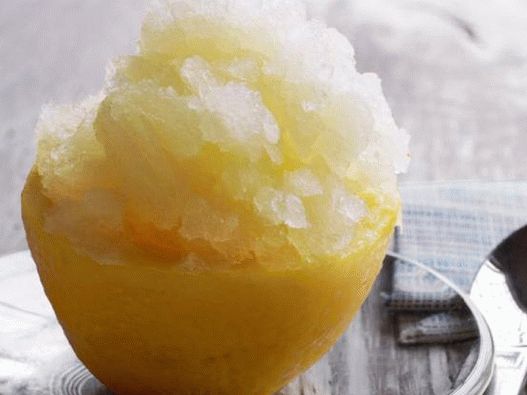 Photo Glace aux fruits de limonade au basilic