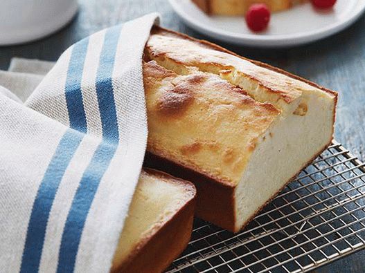 Petit gâteau de photo sur le kéfir
