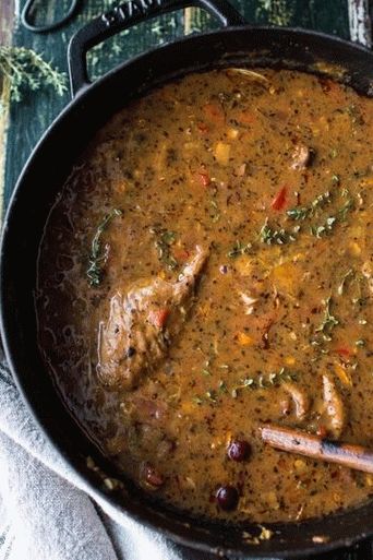 Photo Gumbo avec barbecue de poulet ou de dinde