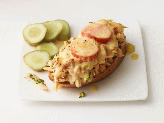 Photo Sandwichs chauds au thon, au raifort et à la mayonnaise
