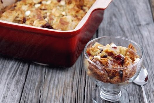 Pudding au pain aux canneberges et aux photos