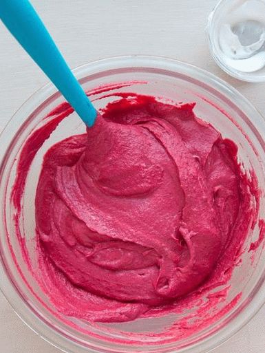 Mélangez houmous et betteraves