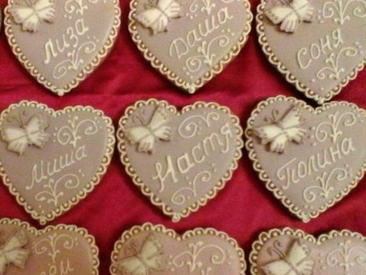 Biscuits photo en pain d'épices sous forme de cartes pour les invités