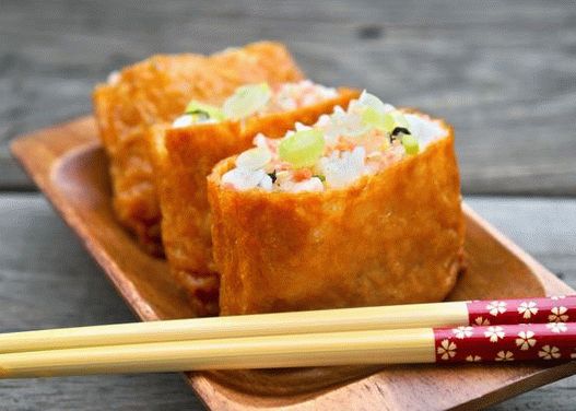 Photo de Inari Sushi - Tofu farci de légumes et de riz en japonais