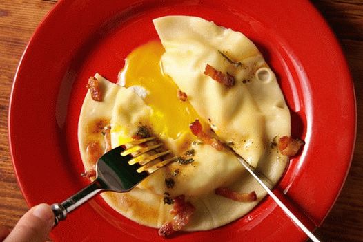 Photo ravioli italien au jaune d'oeuf (Uova da Raviolo)