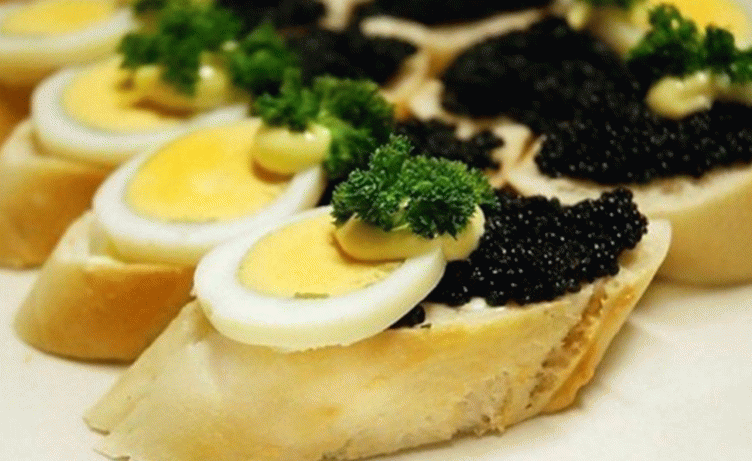 Canape au caviar de flétan