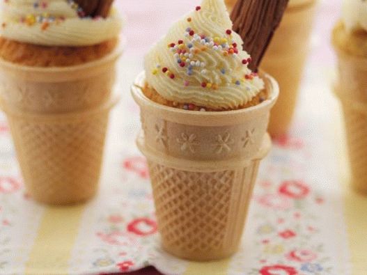 Photo de petits gâteaux au caramel condensé dans des moules à gaufres
