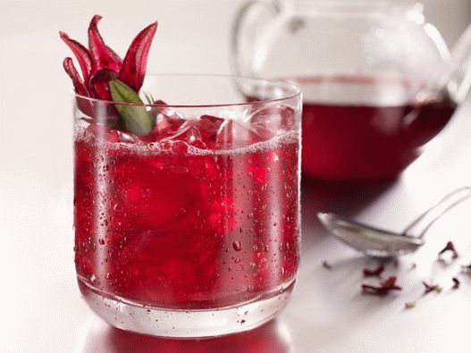 Photo cocktail caribéen à l'hibiscus
