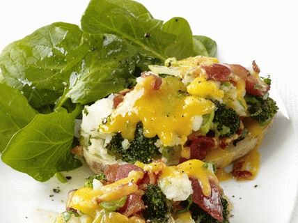 Photo Pommes De Terre Farcies Au Brocoli Et Au Fromage Cheddar