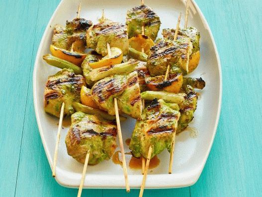 Photo de brochette de poulet grillé