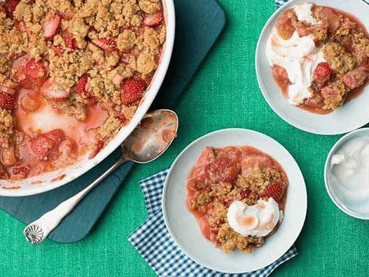 Photo de fraises avec de la rhubarbe