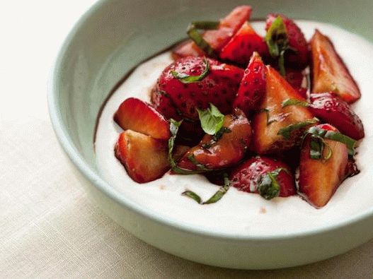 Photo Fraises à la sauce balsamique à la crème de ricotta