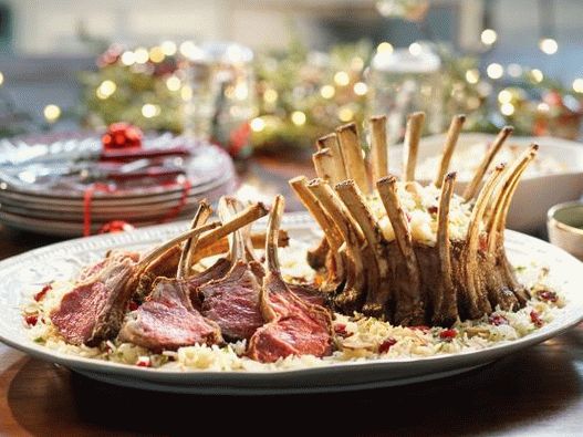 Photo couronne de longe d'agneau avec pesto