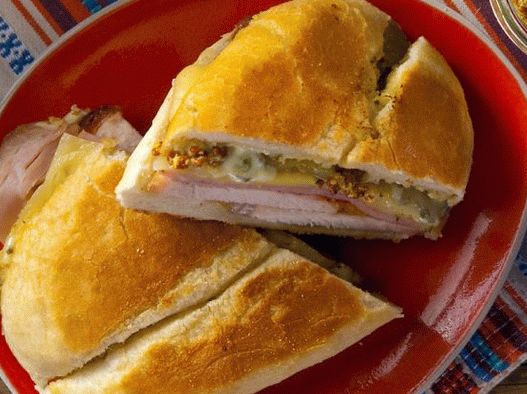 Photo d'un sandwich cubain avec de la pâte de Moyo