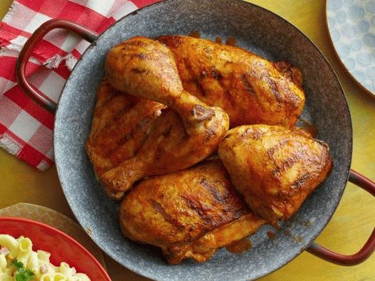 Poulet grillé dans une marinade sèche