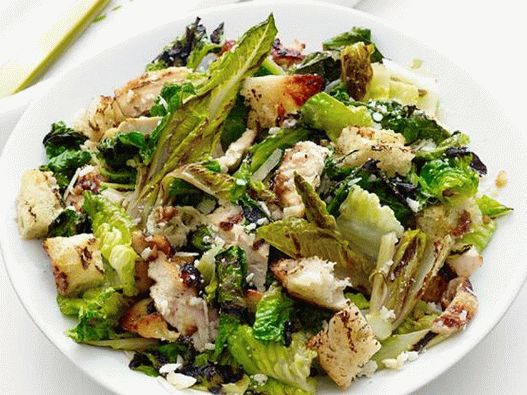 Poulet grillé, focaccia et laitue romaine à la vinaigrette César