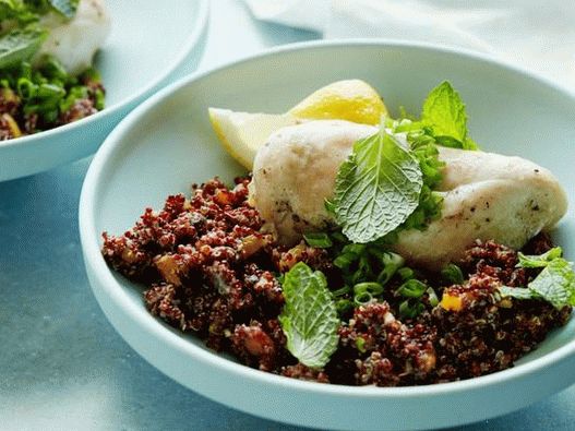 Photo de poulet avec du quinoa, des pistaches et des abricots cuits à la mijoteuse