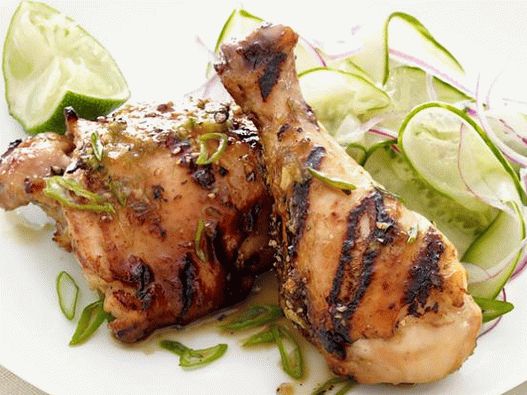 Photo Poulet sauce barbecue et salade de concombre chinois