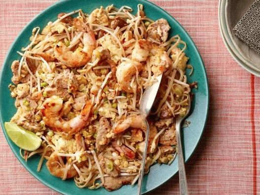 Photo Pad Thai nouilles au porc et aux crevettes