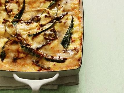 Photo de lasagne avec du maïs et du poivre enlevés