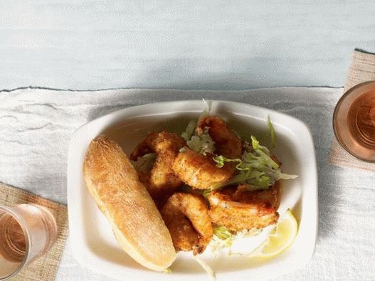 Pains frits aux crevettes dans la pâte