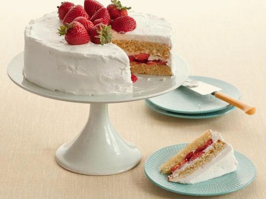 Plats photo - Gâteau à la fraise à la manière d'un café américain en bordure de route