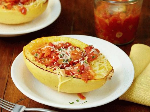 Photo du plat - Potiron à spaghetti avec sauce marinara à la tomate épicée