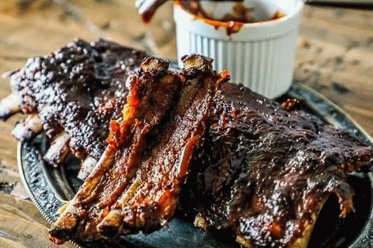 Côtes de porc BBQ en sauce sucrée épicée Côtes de porc BBQ en sauce sucrée épicée