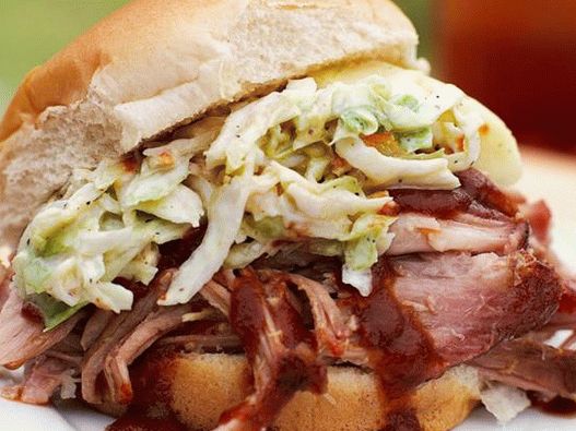 Sandwichs au porc fumé déchirés Sandwichs au porc fumé déchirés