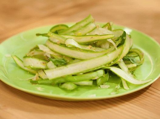 Photo du plat - Salade d'asperges et de fenouil rabotés