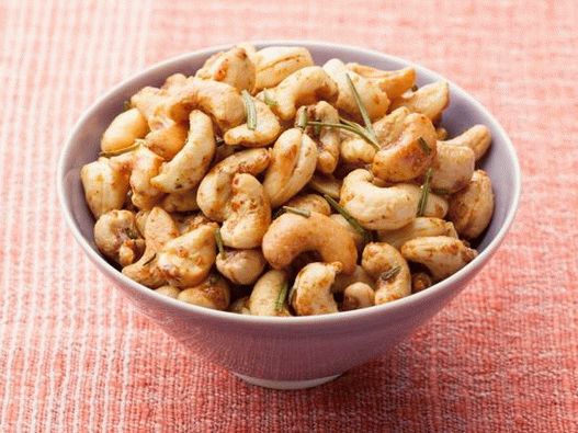 Noix de cajou grillées au romarin