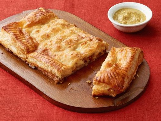 Puff au fromage et à la saucisse