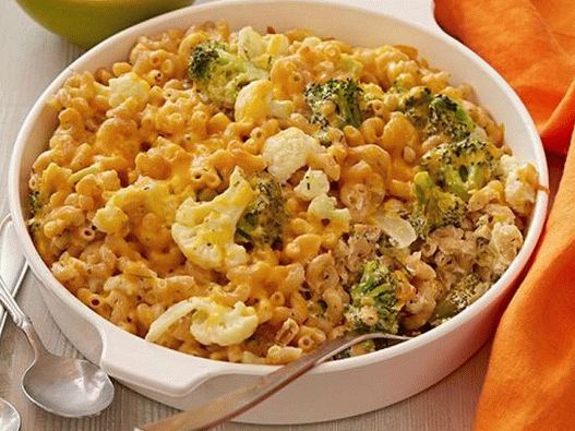 Photo de macaroni au fromage avec brocoli et chou-fleur